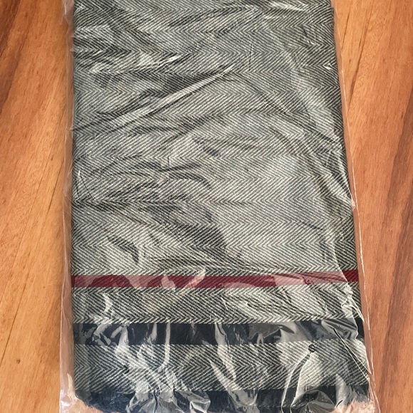 Brand New Harringbon and Stripe Over-Size Scarf - Picture 2 of 2